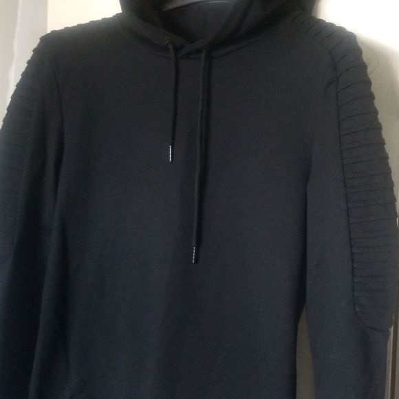 BLACK HOODIE - Picture 3 of 5